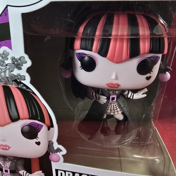 Draculaura funko # 163 (nib) With Pop Protector - Picture 3 of 7